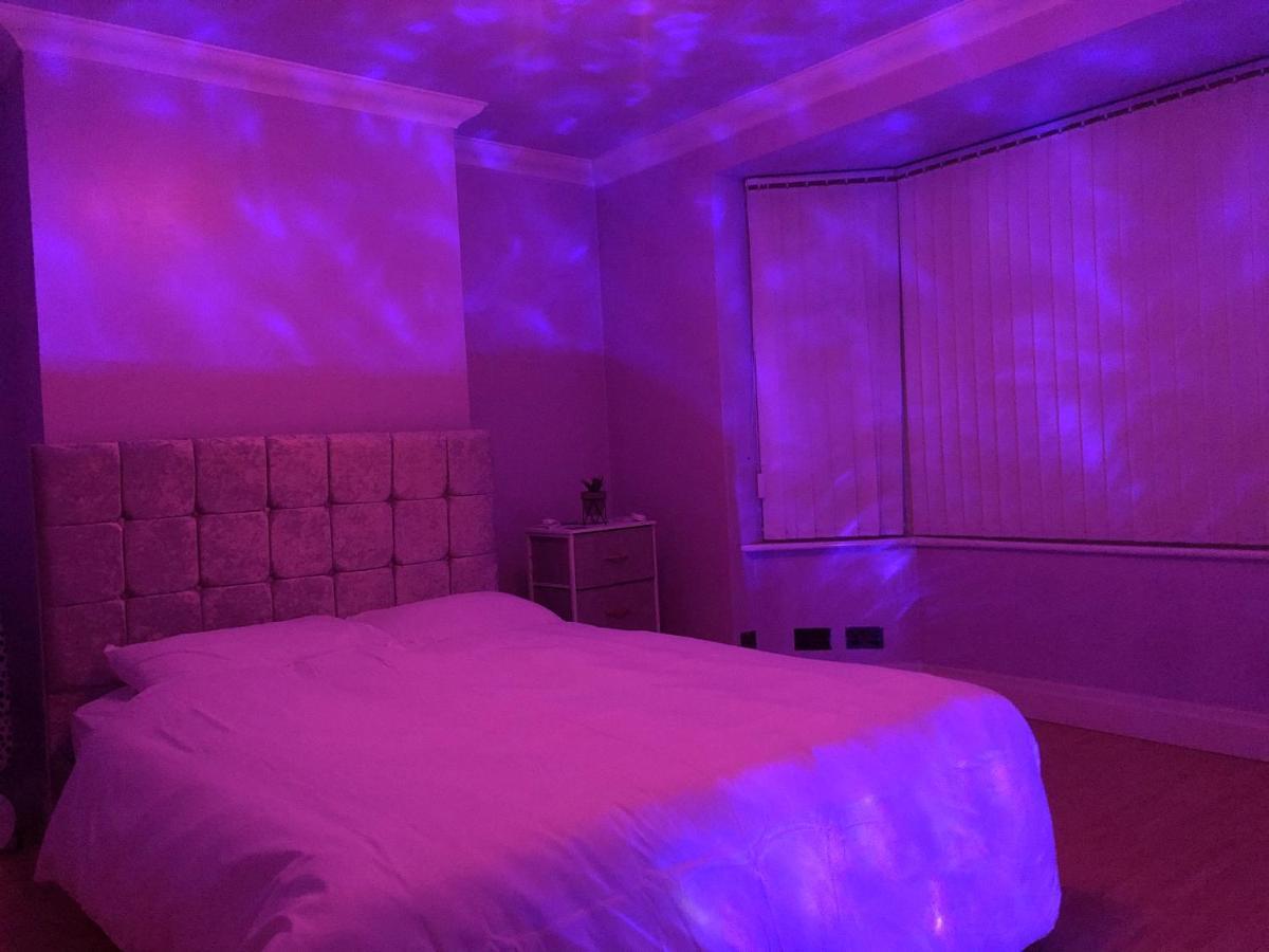 Luxury W/ Games Apartment *